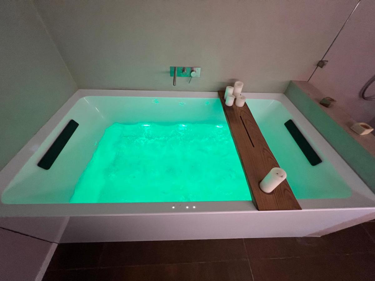 Venice Luxury Suite - Private Jacuzzi And Design Luaran gambar