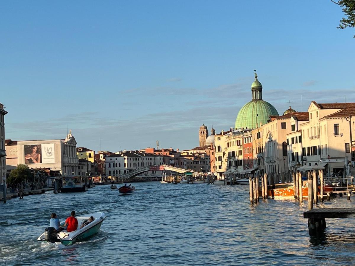 Venice Luxury Suite - Private Jacuzzi And Design Luaran gambar