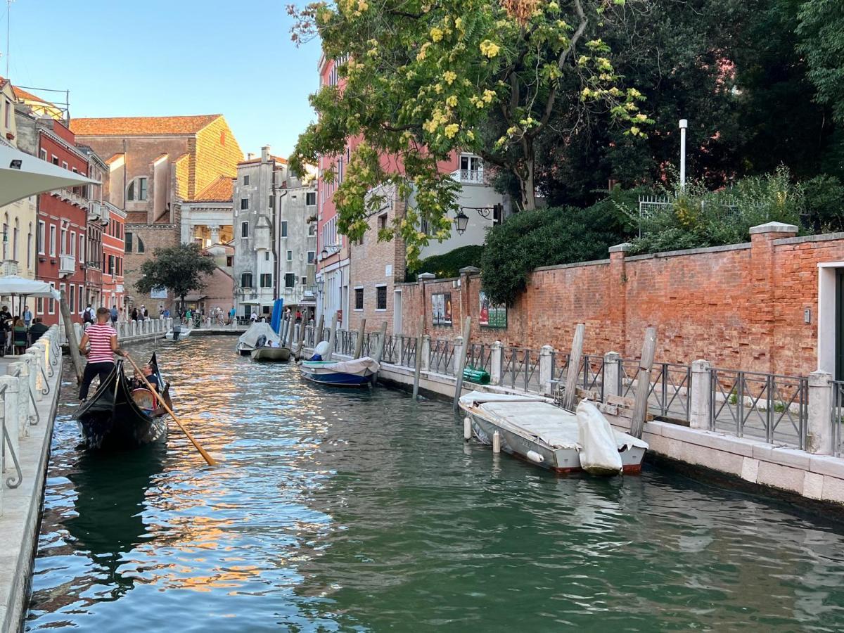Venice Luxury Suite - Private Jacuzzi And Design Luaran gambar